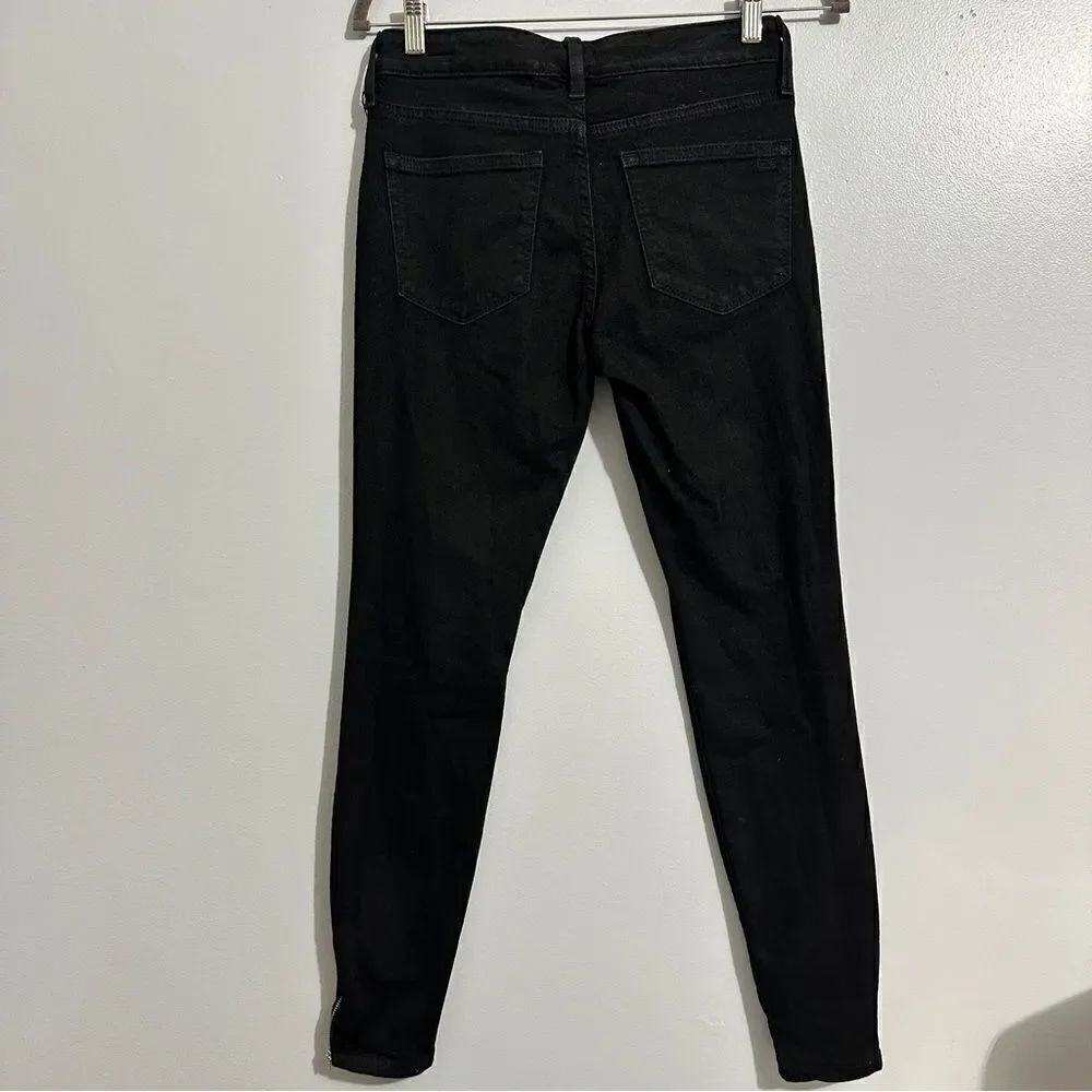 Vineyard Vines black skinny jeans with zippers on ankles size 2